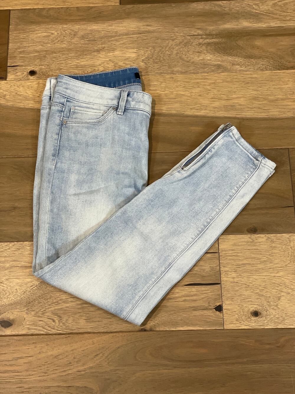 White House Black Market Jeans Size 4 Light Wash The Skinny Crop Ankle Denim